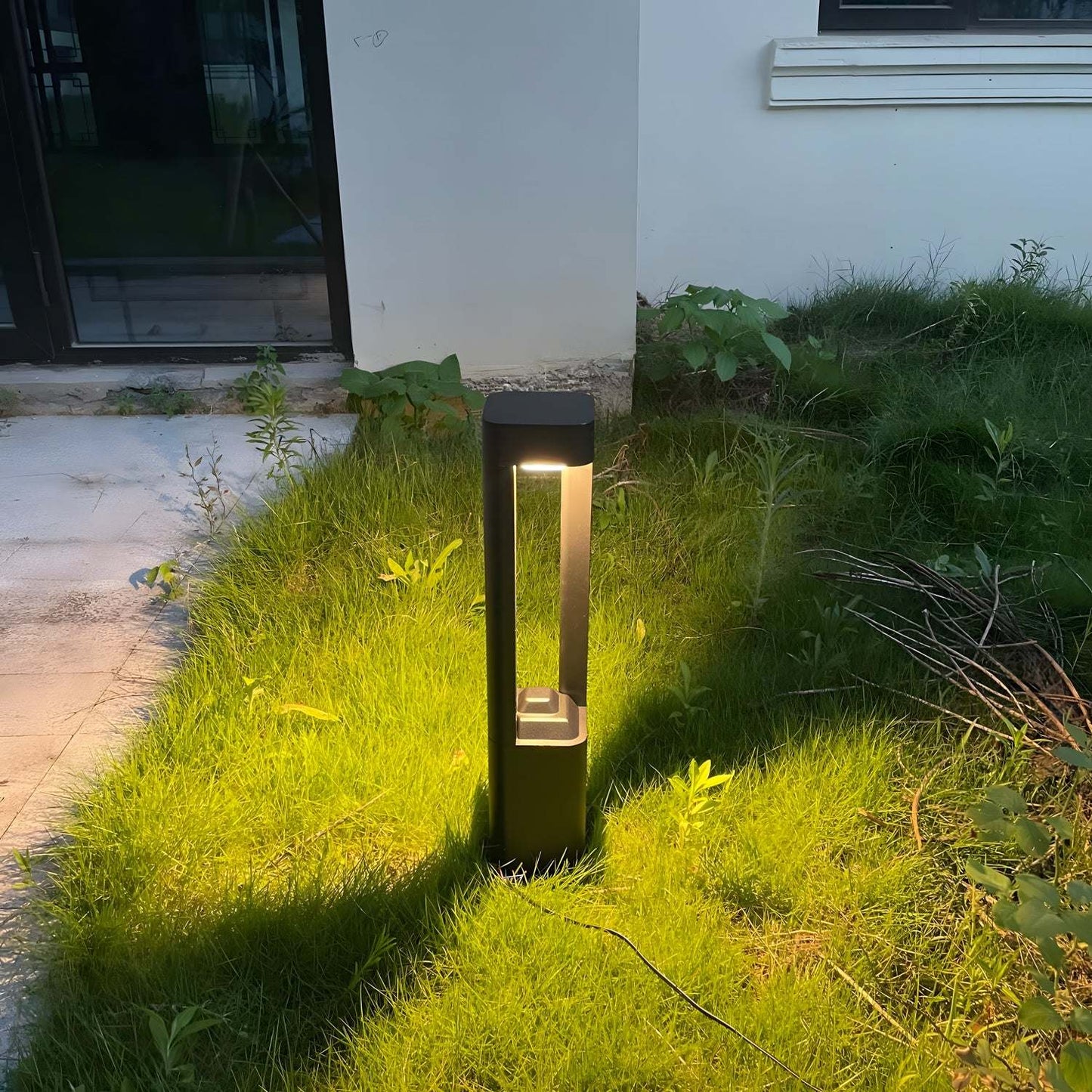 Outdoor Solar Powered Path Lights for Enchanting Yard Illumination